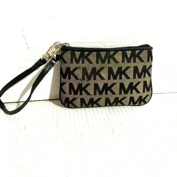 Michael Kors MK signature print canvas wallet - Picture 1 of 7